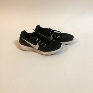 Nike — Running Shoe